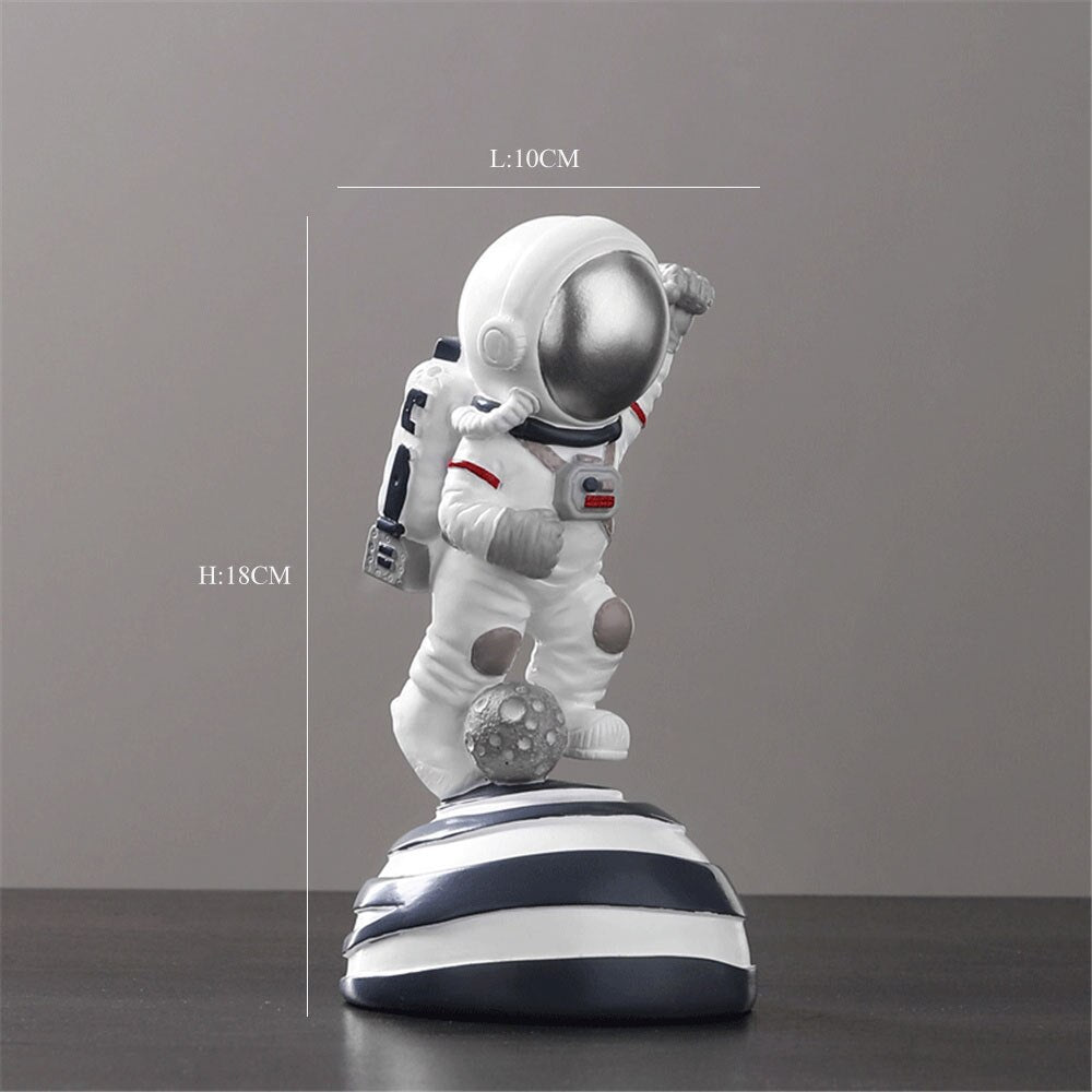 Resin Astronaut Statue Home Decor Figurines Sculpture Room Decoration Creative Miniature Figurines Home Decoration Accessories