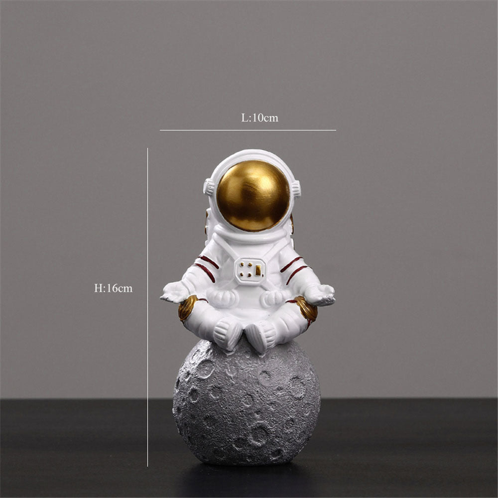 Resin Astronaut Statue Home Decor Figurines Sculpture Room Decoration Creative Miniature Figurines Home Decoration Accessories